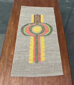 Tapisserie murale en lin brodée moderniste milieu du siècle, Finlande, années 1960