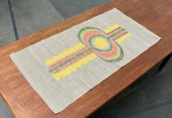 Tapisserie murale en lin brodée moderniste milieu du siècle, Finlande, années 1960