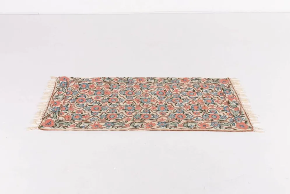 Tapisserie vintage brodée à la main