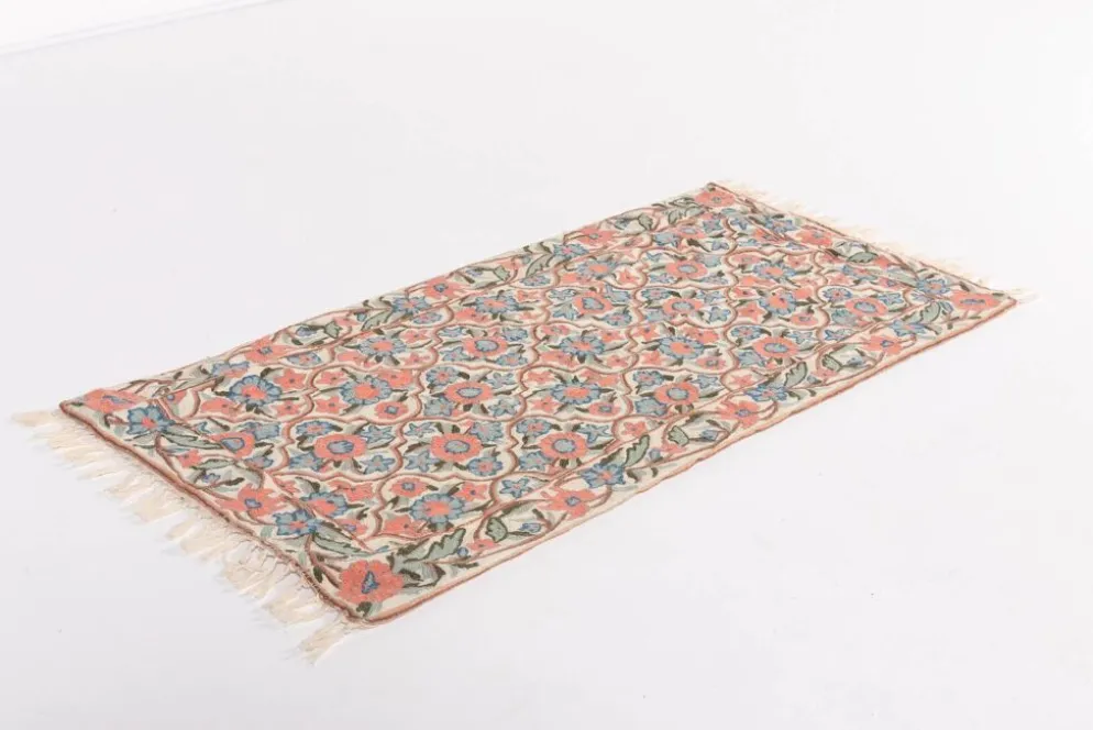 Tapisserie vintage brodée à la main