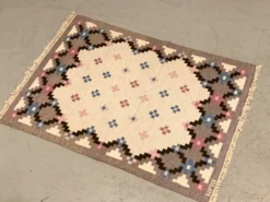 Tapis suédois du milieu du siècle Röllakan tissé à la main 1960