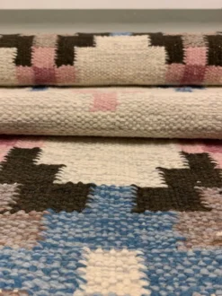 Tapis suédois du milieu du siècle Röllakan tissé à la main 1960