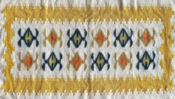 Tapis tissé à la main jaune et crème-blanc, Vlasti, Grèce, années 1960-70.