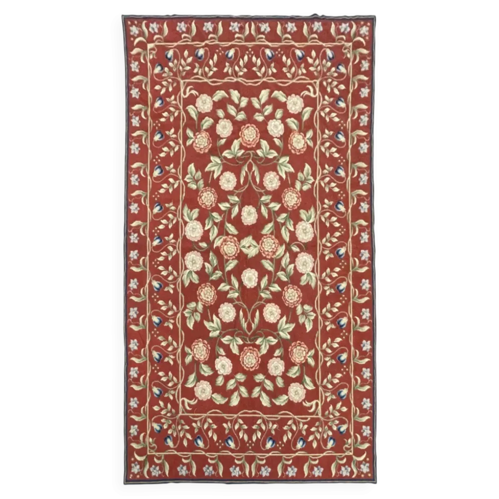 Tapis traditionnel bordeaux style Aubusson floral en laine tissé à la main en point de croix
