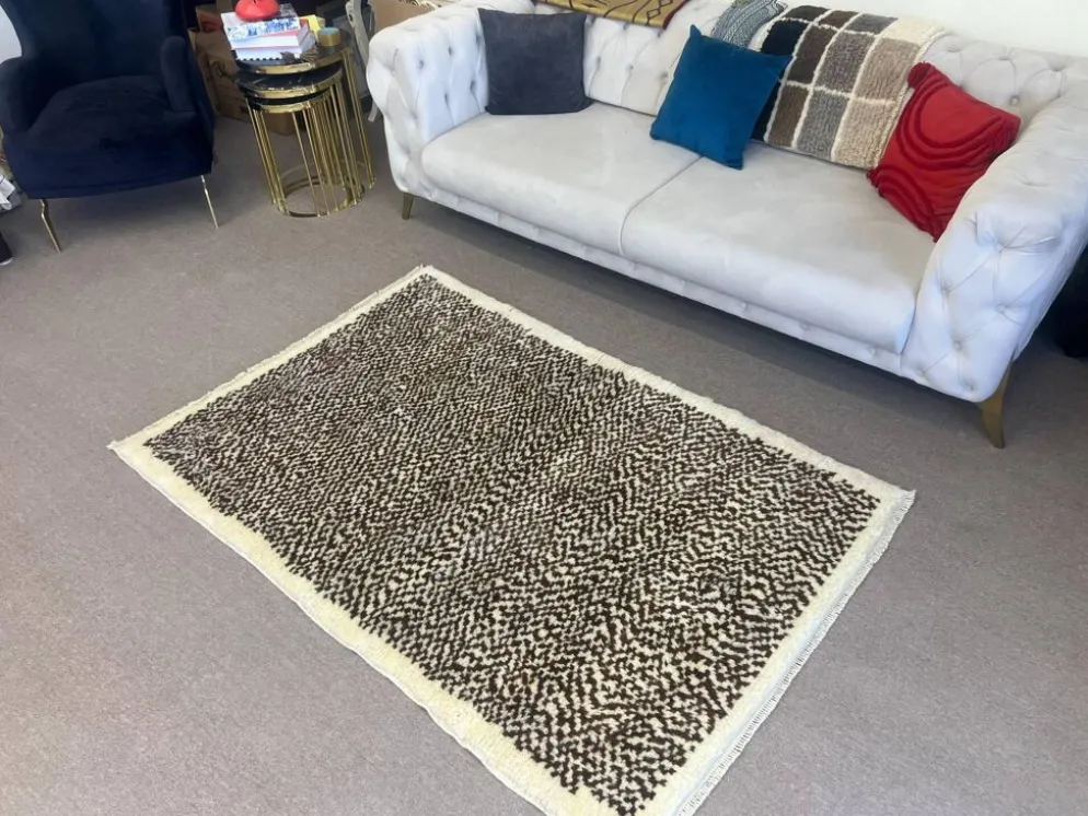Tapis Tulu fait main, 100 % laine naturelle non teinte. Crème et marron. Options personnalisées disponibles.
