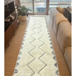 Tapis Tulu moderne noué à la main pour couloir, escalier et cuisine. Options personnalisées disponibles.