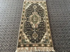 Tapis turc vintage avec design de médaillon