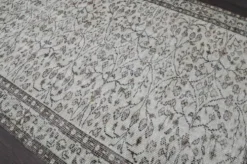 Tapis turc vintage ivoire et brun à motifs floraux, noué main, 155 x 247 cm