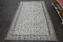 Tapis turc vintage ivoire et brun à motifs floraux, noué main, 155 x 247 cm