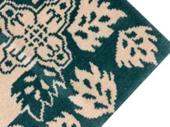 Tapis vert moderne fait main en laine crème, motif feuilles