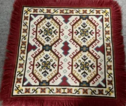 Tapis vintage en laine et frange