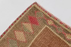 Tapis vintage taupe et rose poussiéreux pour couloir, 83x308 cm