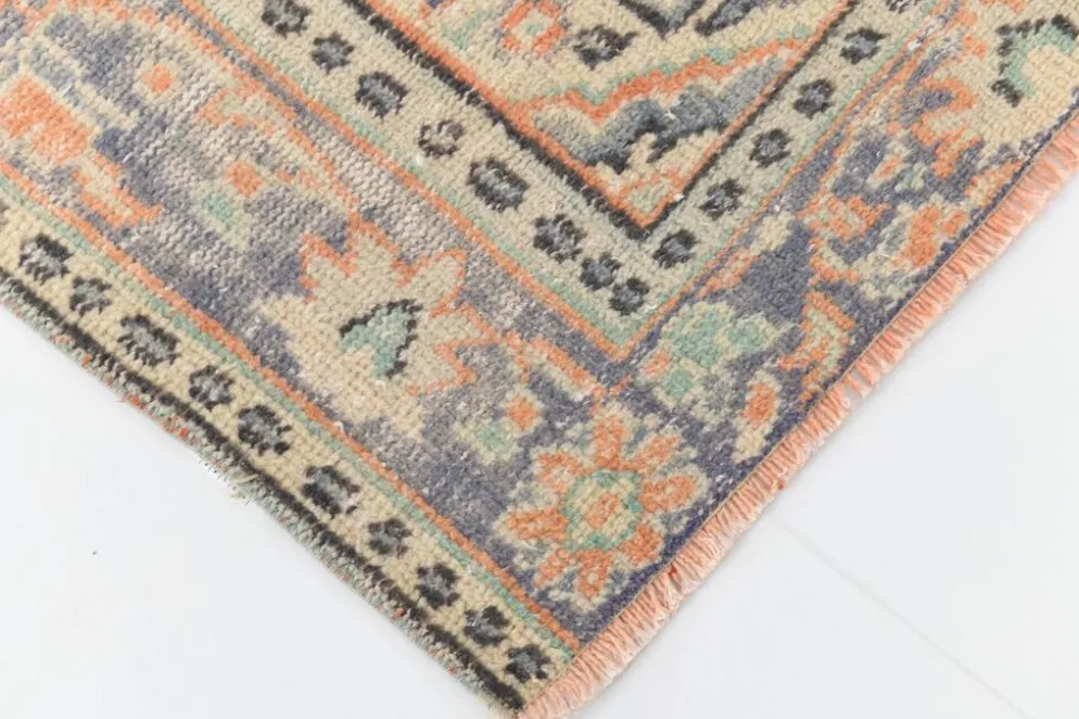 Tapis vintage turc tissé à la main en tons abricot pastel, 177x273 cm