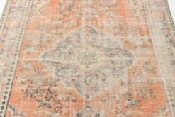 Tapis vintage turc tissé à la main en tons abricot pastel, 177x273 cm