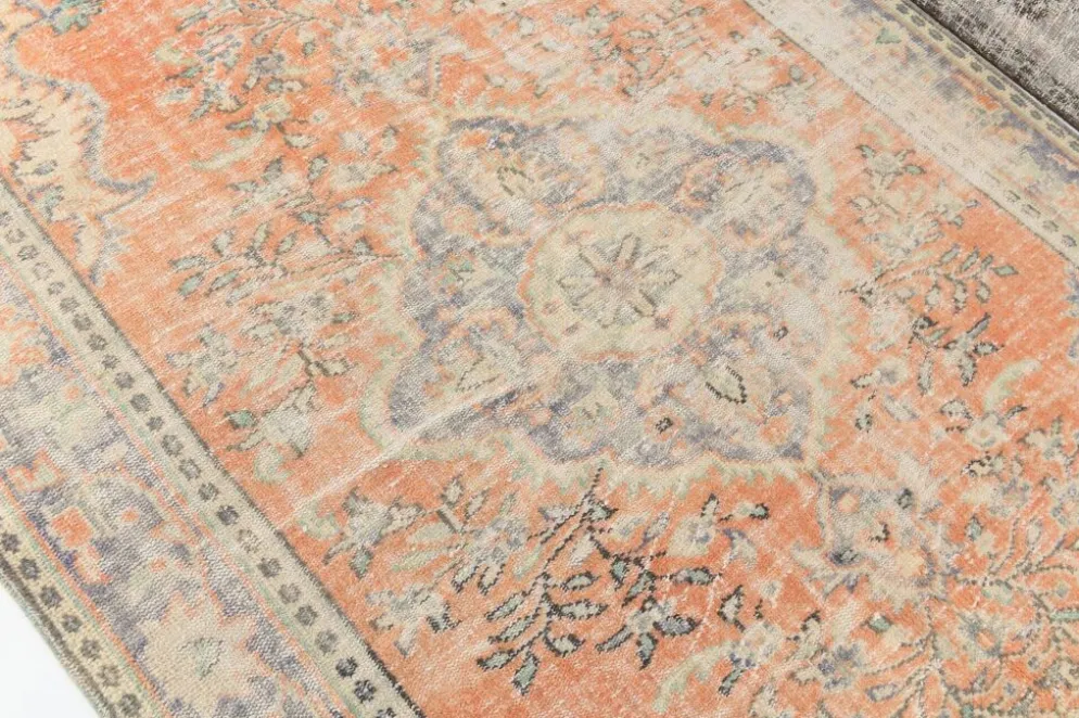 Tapis vintage turc tissé à la main en tons abricot pastel, 177x273 cm