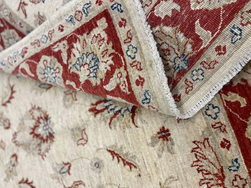 Tapis Ziegler crème à bordure rouge, tapis oriental floral en laine noué à la main