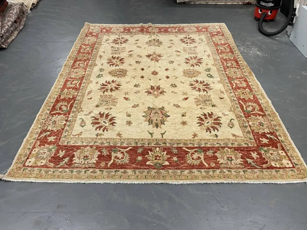 Tapis Ziegler oriental floral, en laine crème noué à la main