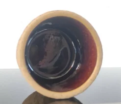 Tasse, pot en grès brut pyrité et émail