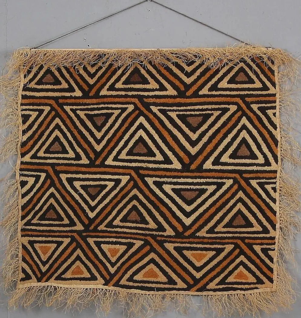 Tenture murale en tissu Kuba fait main de la République Démocratique du Congo, années 1960.