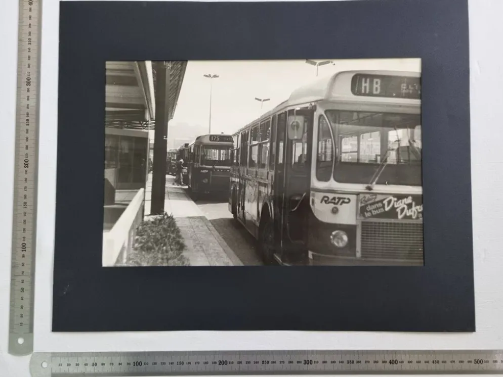 Tirage argentique vintage, Bus ligne 175, années 70, encadré 52 x 42 cm