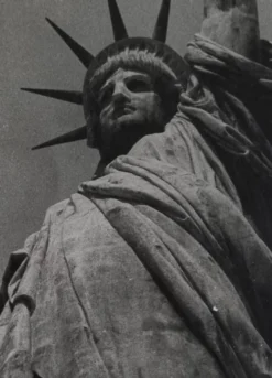 Tirage argentique vintage noir et blanc, statue de la liberté, 40 x 50 cm