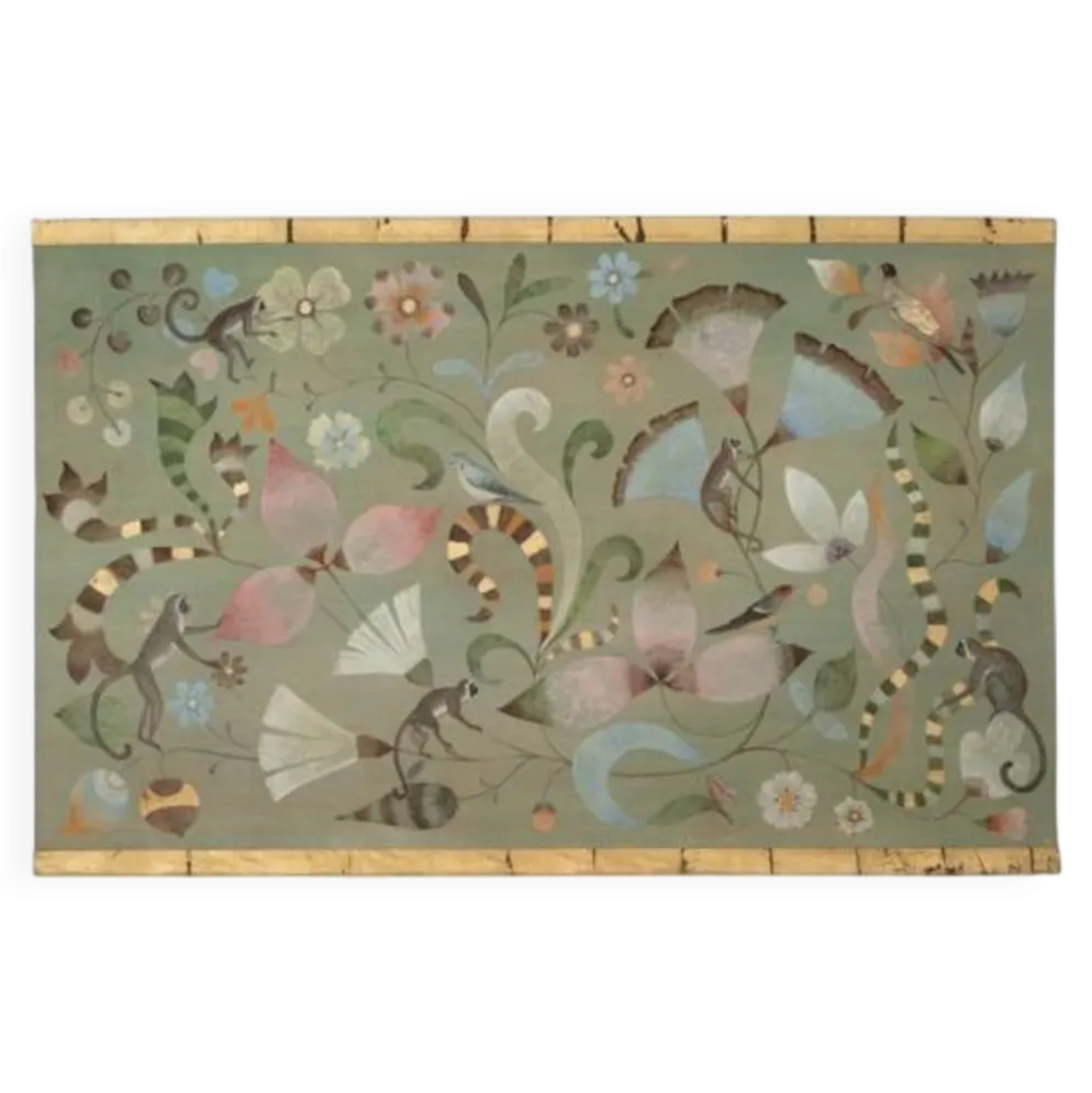 Toile peinte à décor de lémuriens, oiseaux et fleurs. Contemporain.