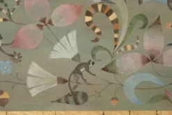 Toile peinte à décor de lémuriens, oiseaux et fleurs. Contemporain.