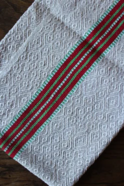 Torchon ancien chevrons bandes rouge vert