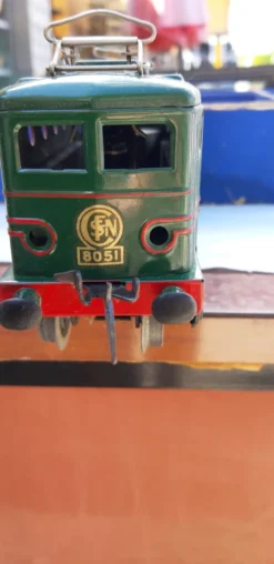Train Hornby DBBV Le Mistral par Meccano