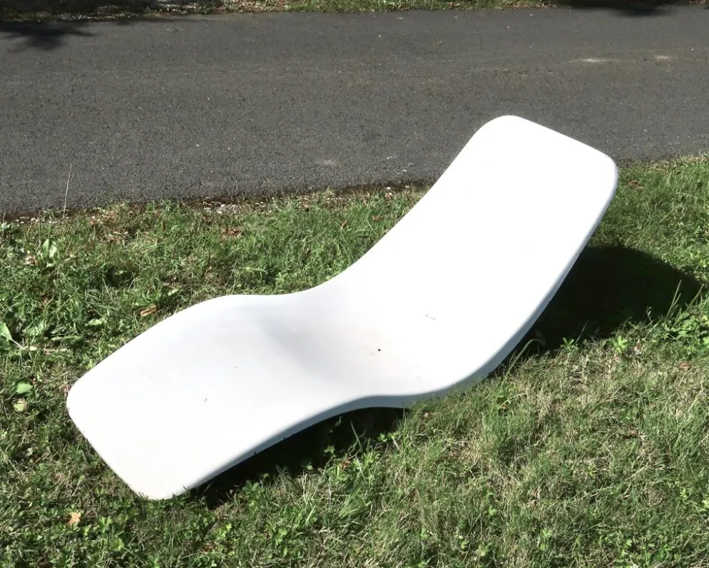 Transat chaise longue de Charles Zublena en fibre de verre, années 60