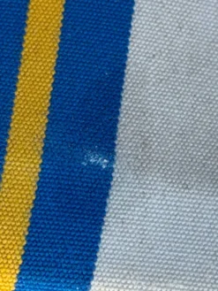 Transat chilienne ancienne toile rayée bleu & jaune patine d’origine