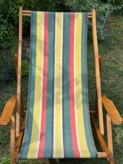 Transat/ chilienne vintage en bois avec repose-pieds — Années 60