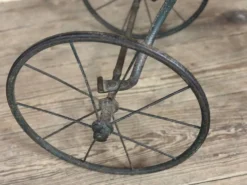 Tricycle d’enfants en fer forgé, vers 1900