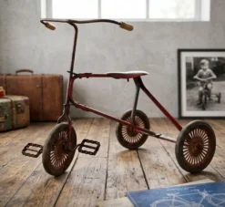 Tricycle enfant métal riveté 1920 • Style urbex