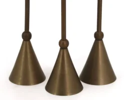 Trio de bougeoirs en laiton de Christian de Beaumont, années 70