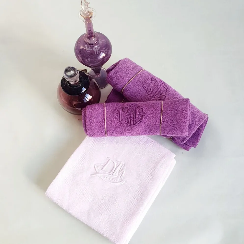 Trio de serviettes anciennes teintes
