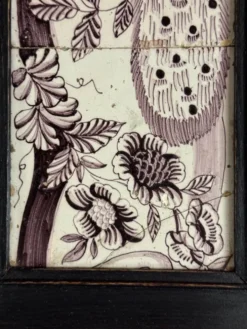 Trois carreaux de Delft manganèse formant un portrait de paon, XVIIIème siècle