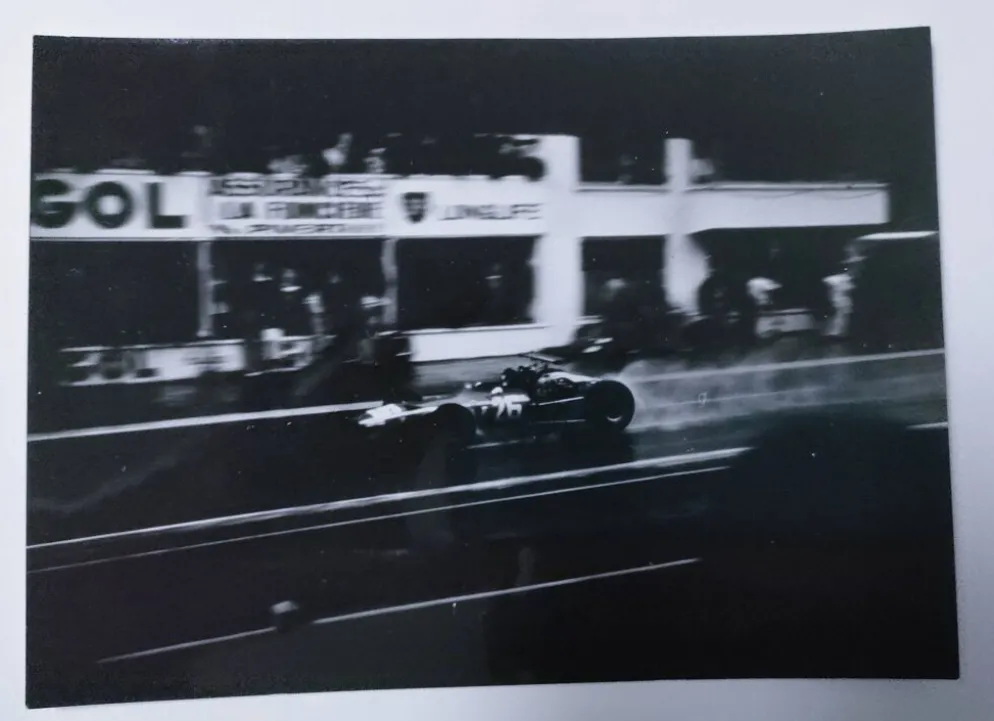 trois photographies 24h du mans argentique années 60