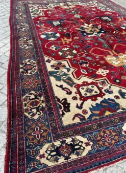 Très beau tapis persan
