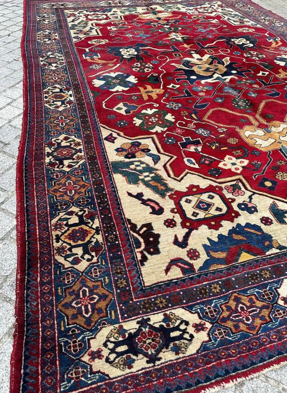 Très beau tapis persan