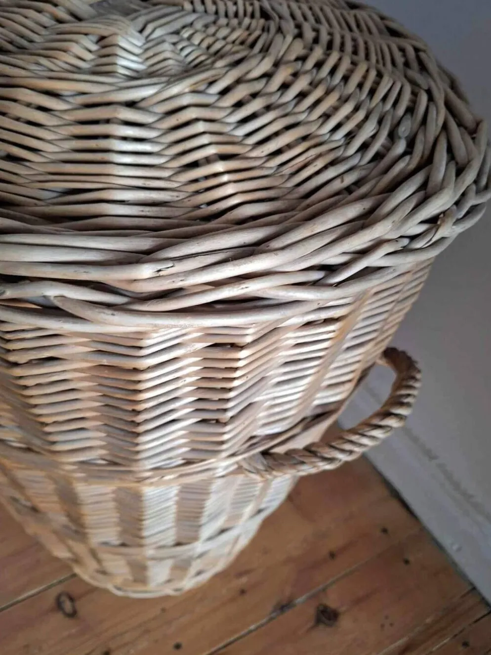 Très grand panier vintage en rotin, décoration rétro osier