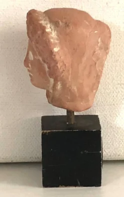 Tête de femme en céramique