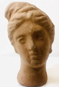 Tête de Femme Terre