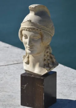 Tête de l'Athéna de Poitiers, vers 1960