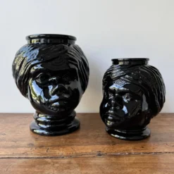 2 têtes en verre représentant des Maures