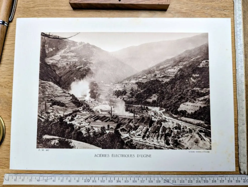 Ugine, Savoie. Planche photo imprimée en 1942.