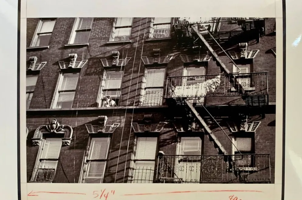 Un regard suspendu Escalier de secours d'appartements New York City – 1953