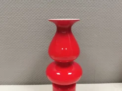 Un vase Carnaby extrêmement rare de couleur rouge corail par Per Lütken 1968.