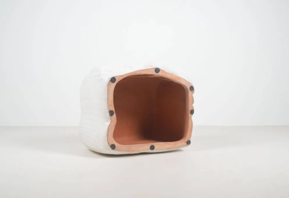 Œuvre d'art en céramique organique avec des motifs marins