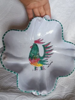Vallauris - Coupe au COQ stylisé polychrome - Grès - Plat quadrilobé